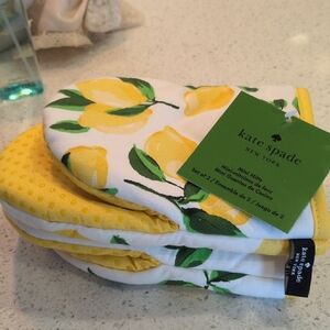 KATE SPADE Lemon Print Mini Oven Mitts - Yellow, Green, White There are two